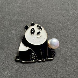 Nature Preal(7.7mm) Panda Brooch with beatiful jewery box